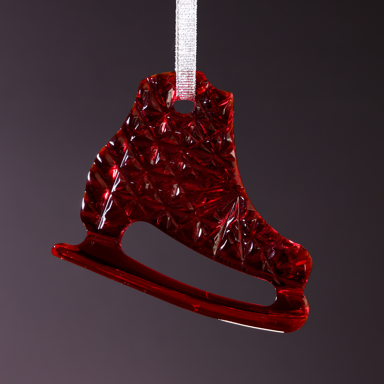 Елочное украшение Конек (рубин). Коллекция «Русские традиции. Семейные ценности»